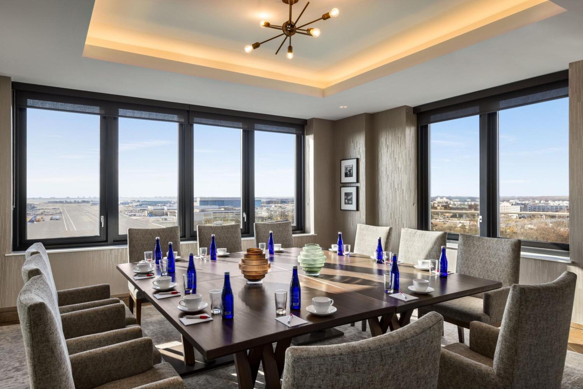 Отель Marriott New York Jfk Airport Экстерьер фото