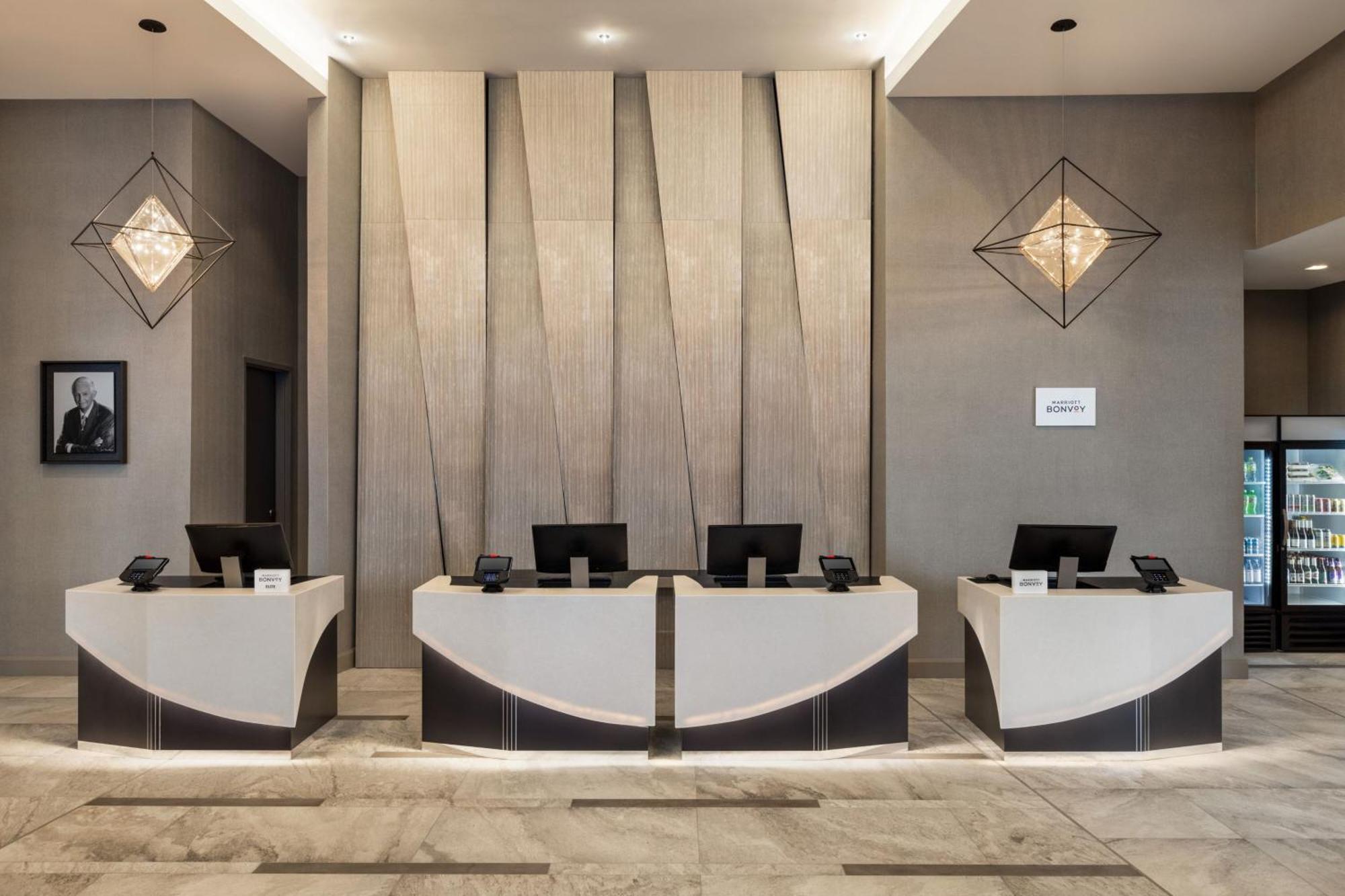 Отель Marriott New York Jfk Airport Экстерьер фото