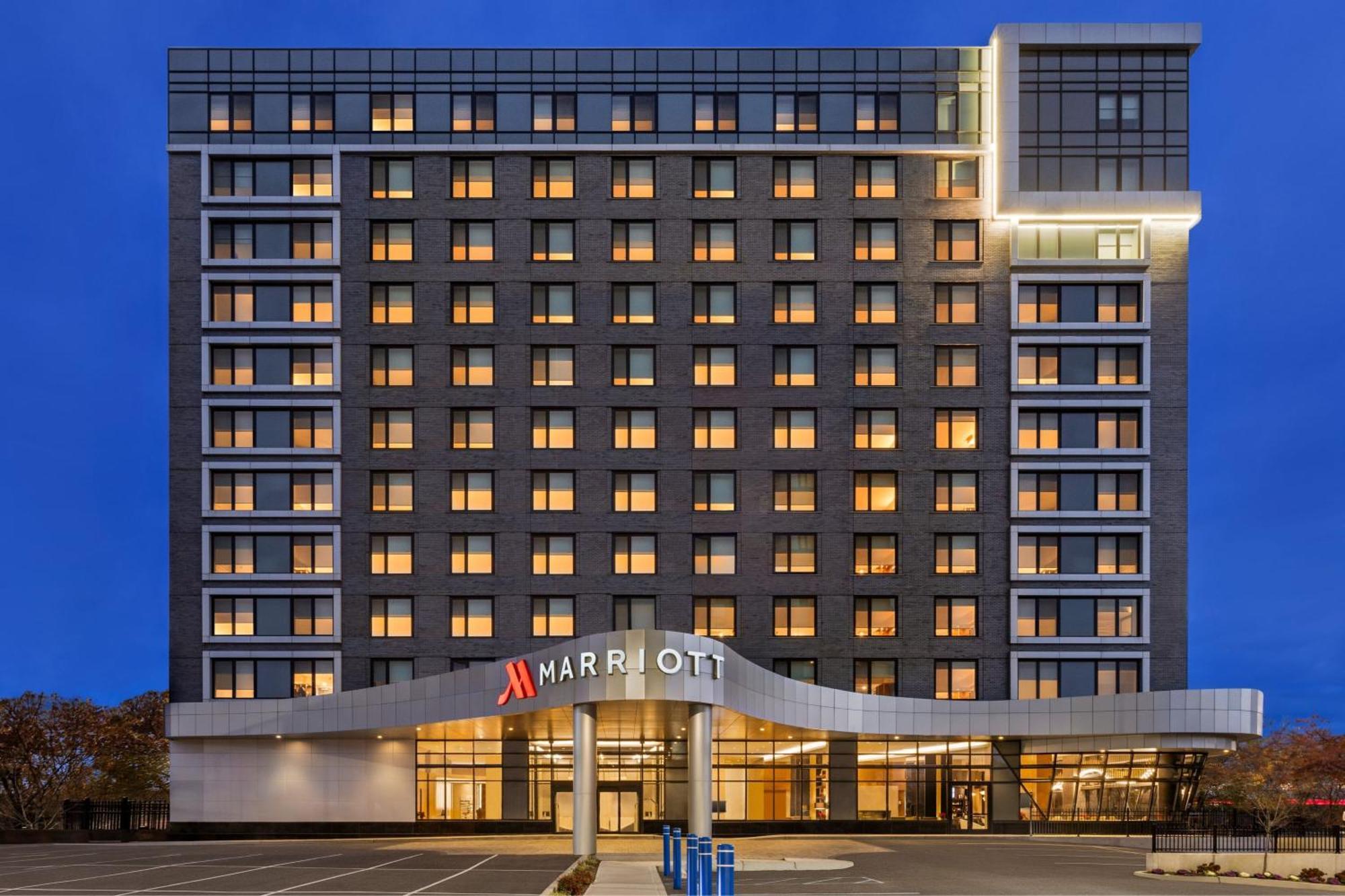 Отель Marriott New York Jfk Airport Экстерьер фото